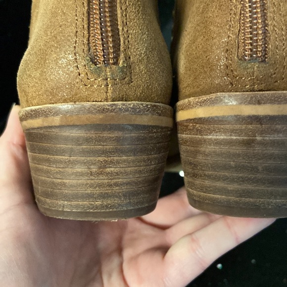 Vince Camuto Prafinta Brown Nubuck Leather Gold Stud Horsheoe Ankle Booties - Picture 5 of 16